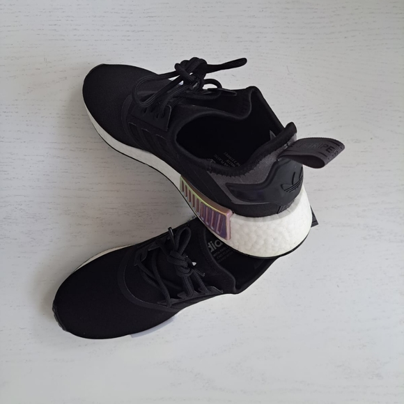 Running Shoes - Picture 9 of 10